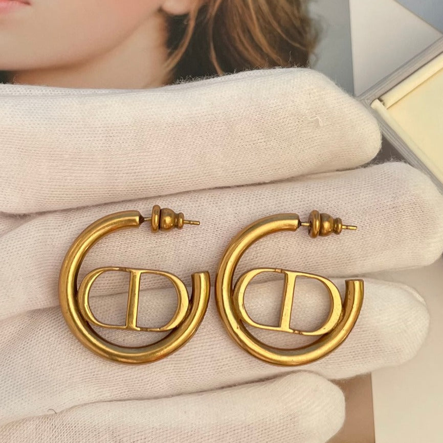 30 MONTAIGNE HOOP EARRINGS ANTIQUE GOLD mysite
