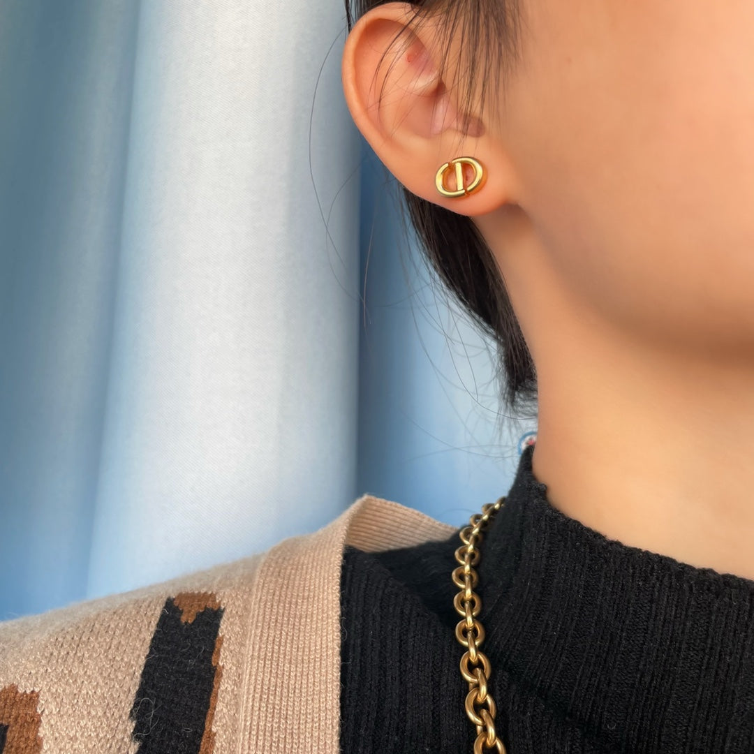 PETIT CD STUD EARRINGS GOLD mysite