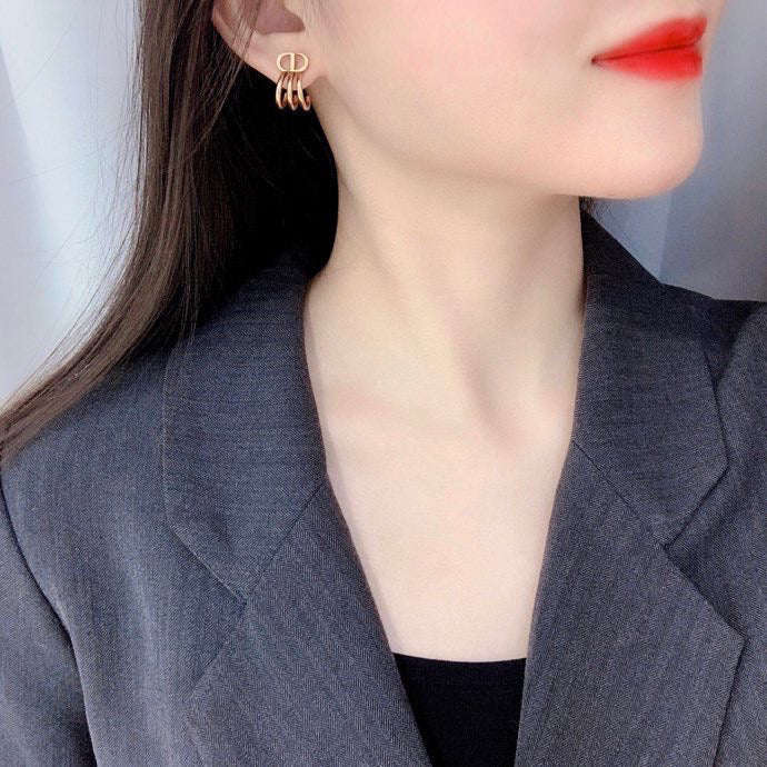30 MONTAIGNE EARRINGS ANTIQUE GOLD mysite