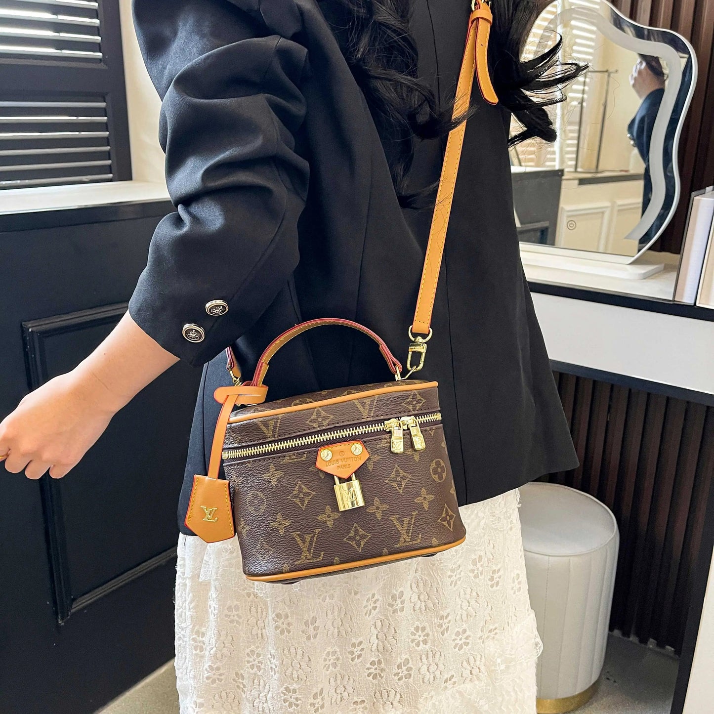 Vintage-Inspired Box hand bag – Elegant Monogram Tote Box-18 mysite
