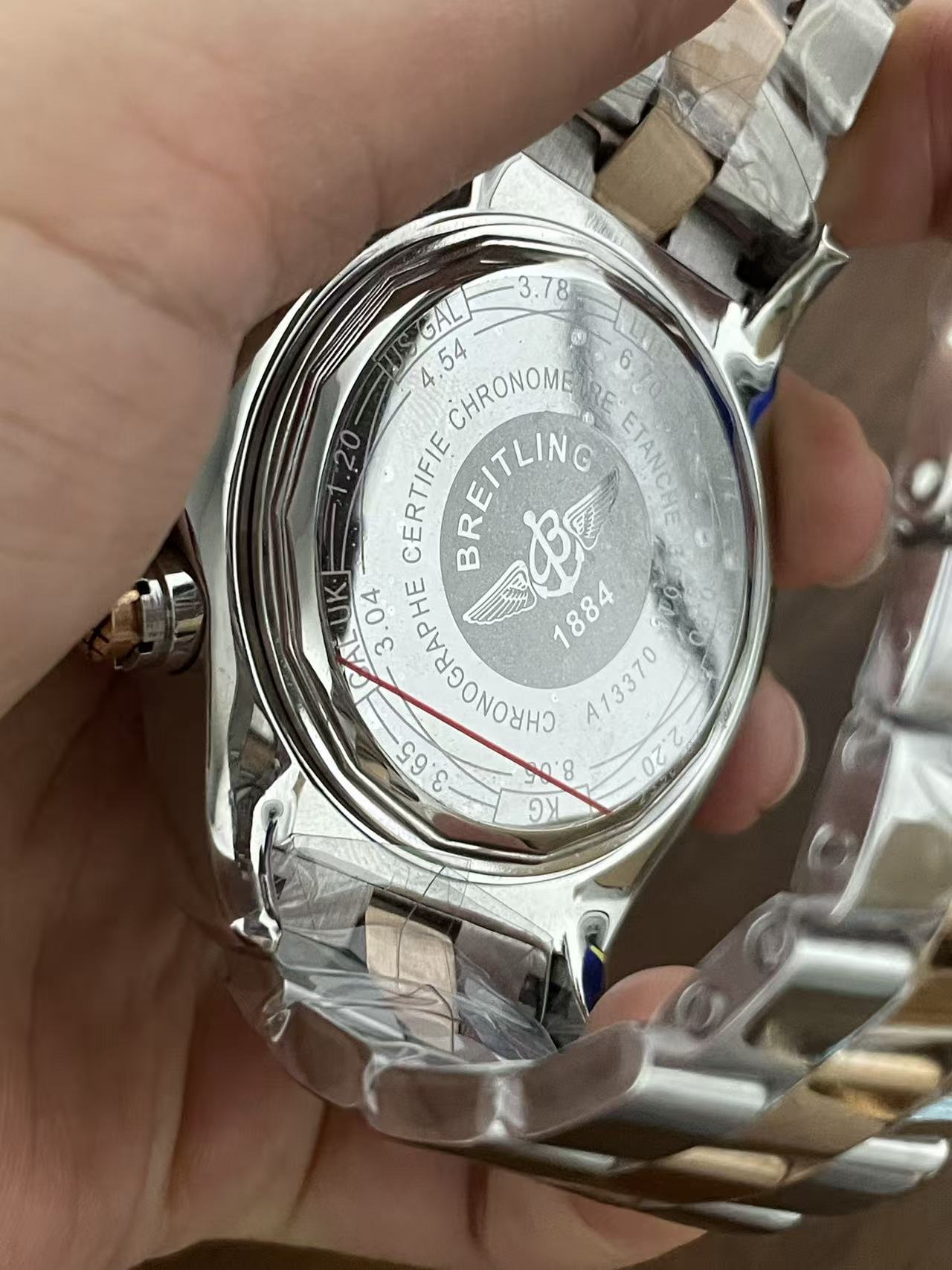Replica AVENGER B01 Stainless Steel Quartz Movement Watch 46mm UB01821A1B1U1