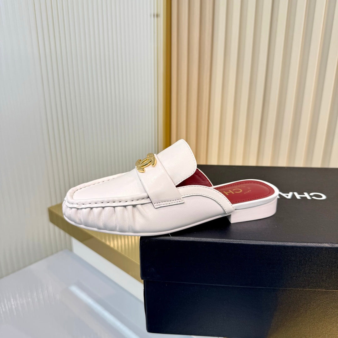 26S LOAFER MULES IN CREAM WHITE CALFSKIN WITH CC LOGO mysite