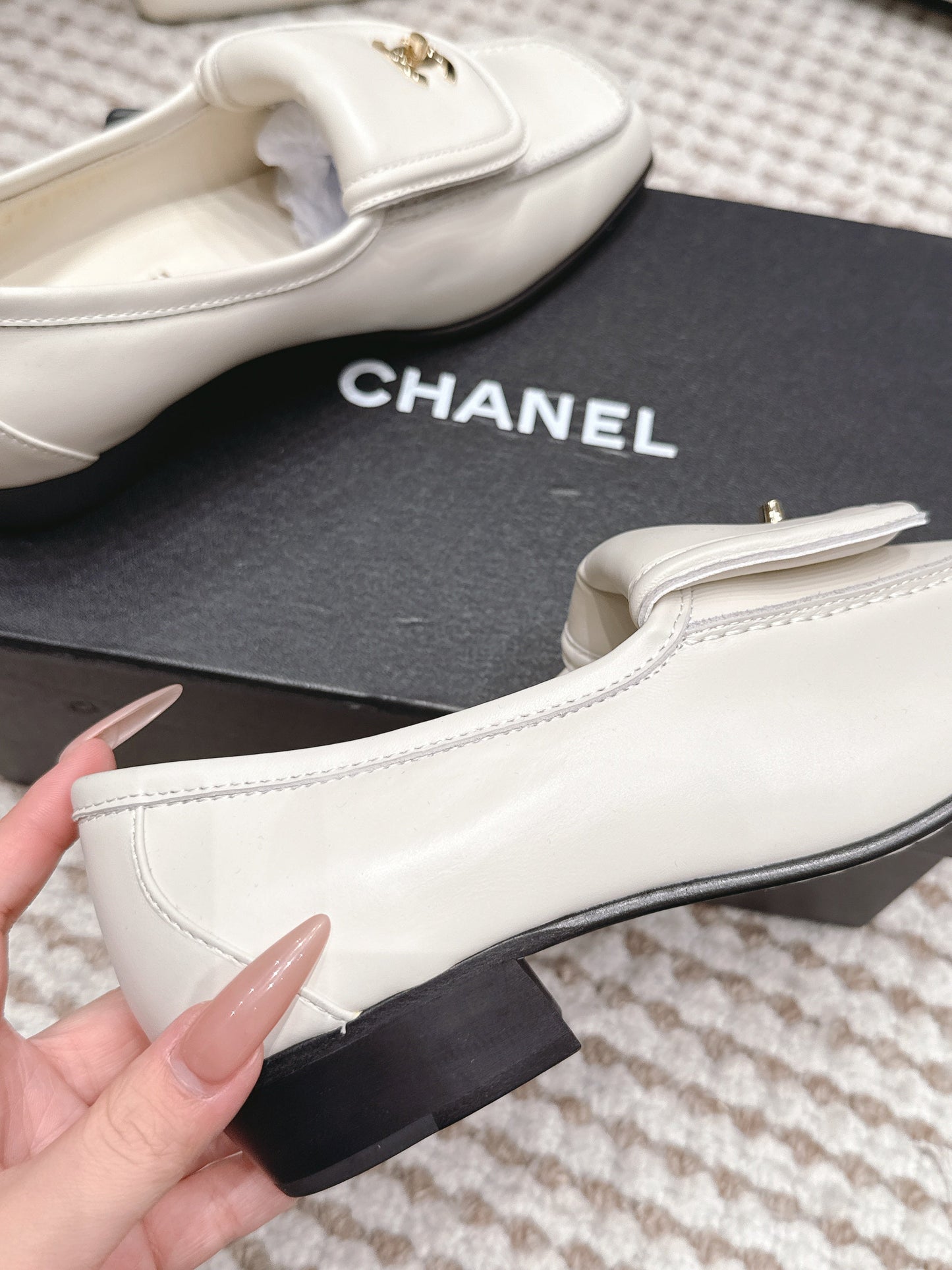 26S LOAFERS IN WHITE CALFSKIN WITH GOLD-TONE CC LOGO mysite