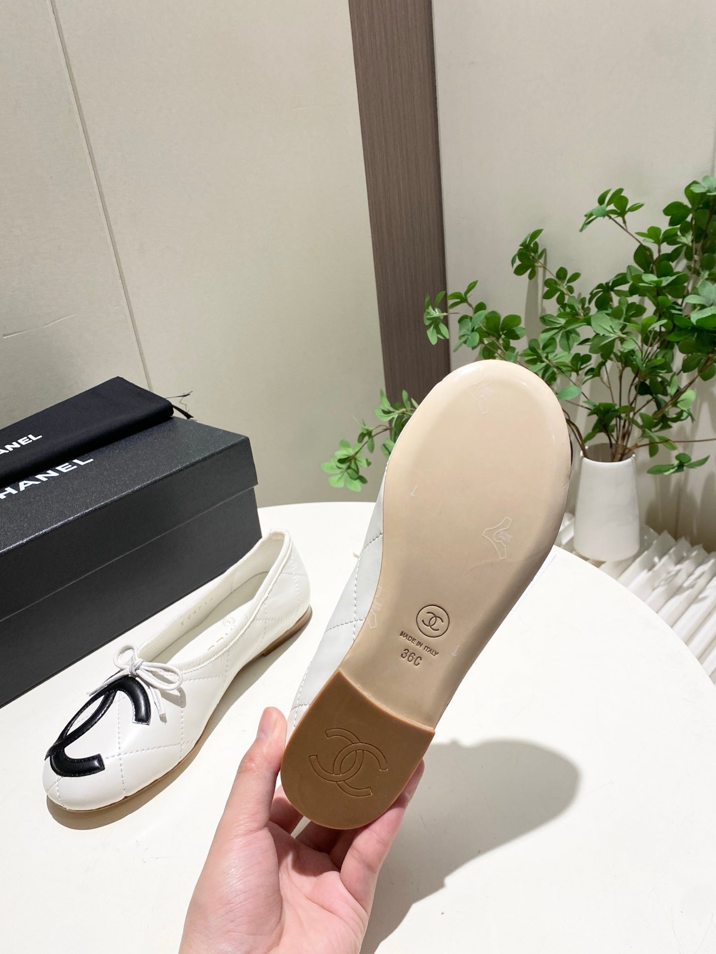 26S FLATS IN WHITE LAMBSKIN WITH BOW mysite