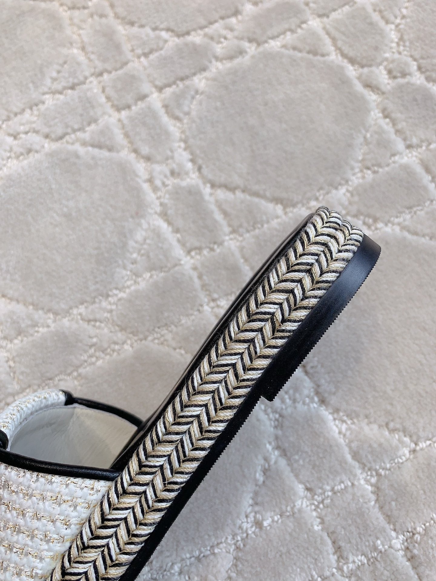 PLATFORM SLIPPERS IN WHITE WOOL AND BLACK LAMBSKIN mysite