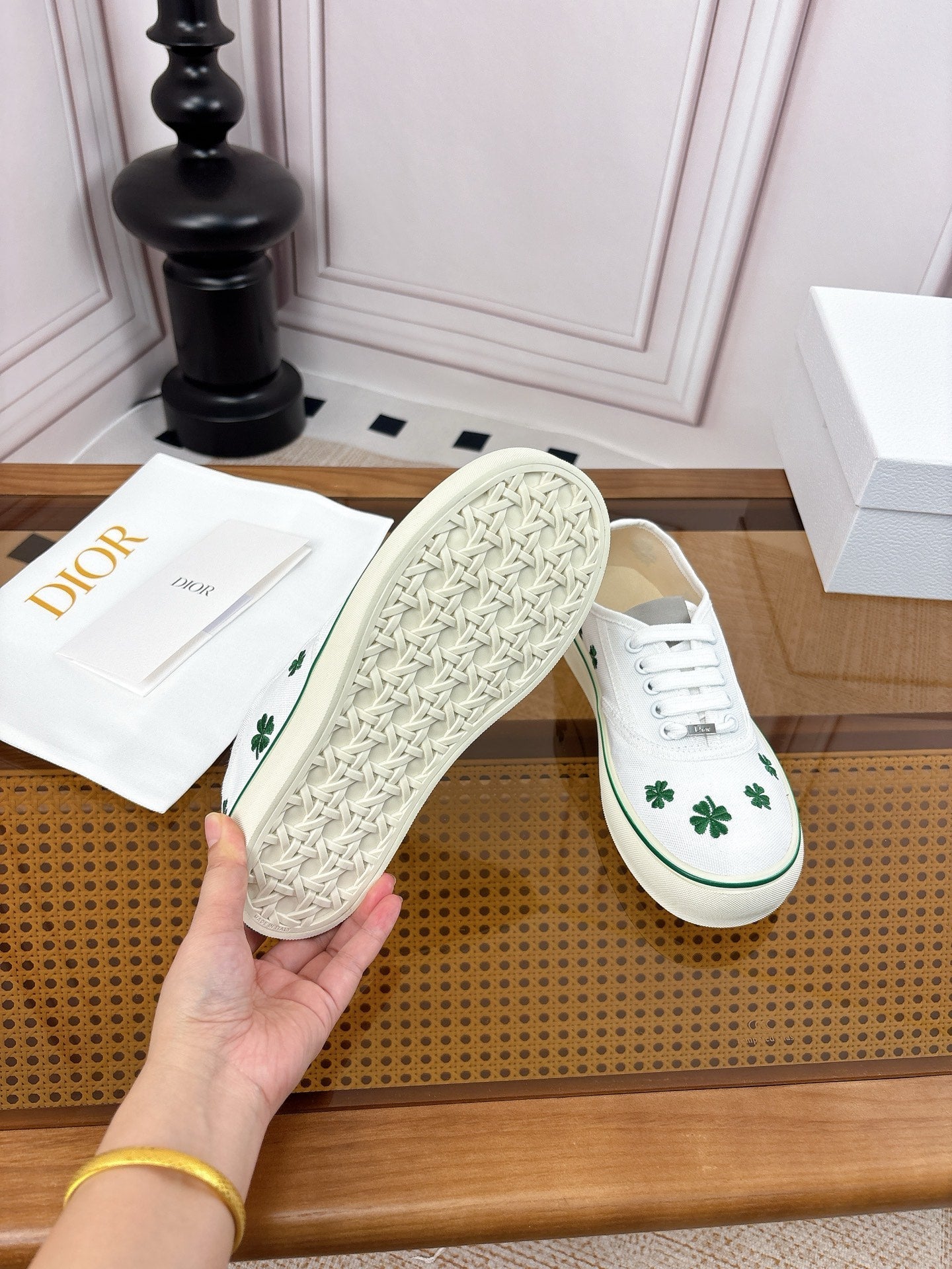 26S LOW TOP SNEAKERS 35MM IN WHITE CANVAS WITH CLOVER EMBROIDERY mysite