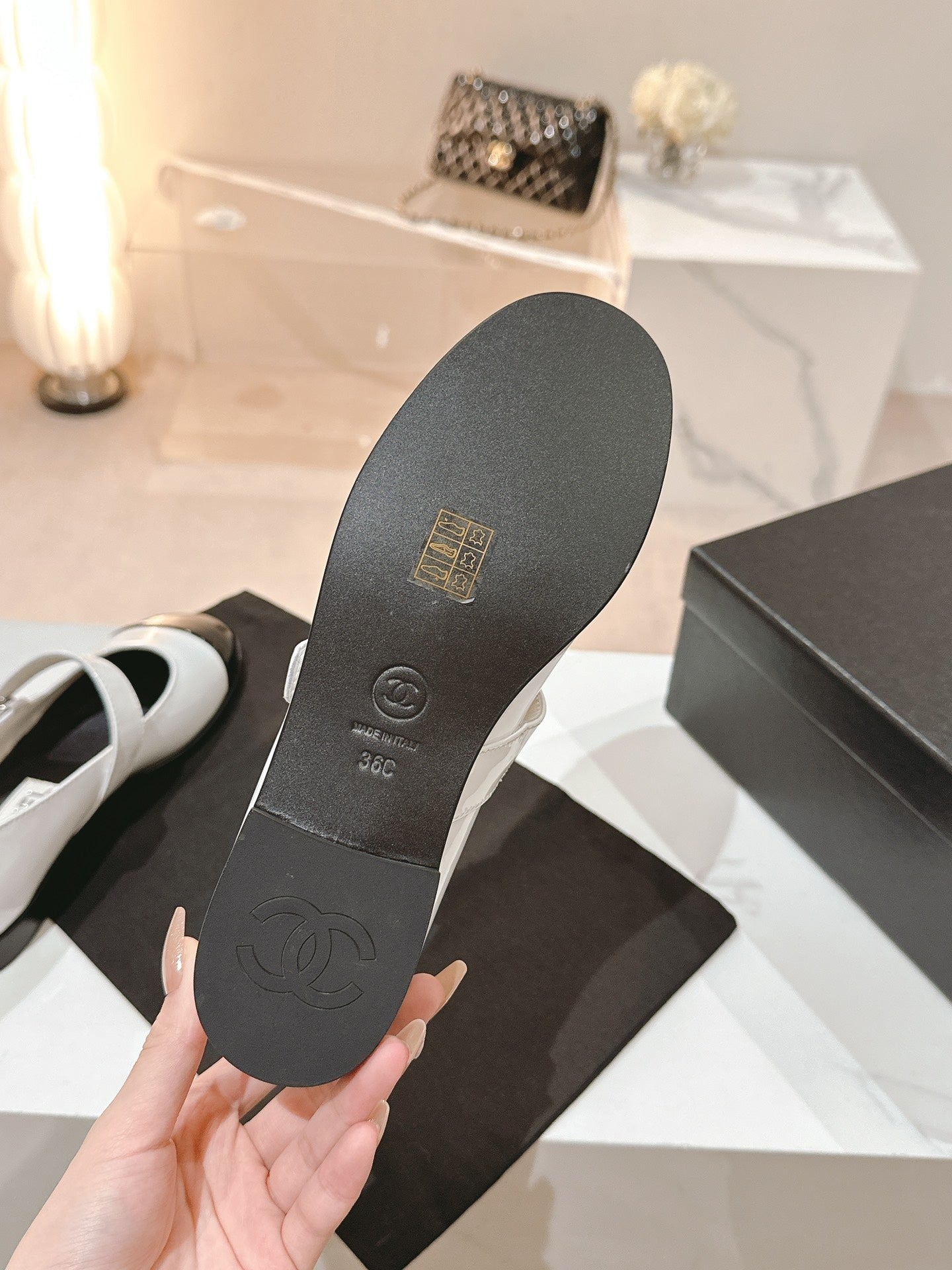 mary jane flat white black patent calfskin mysite