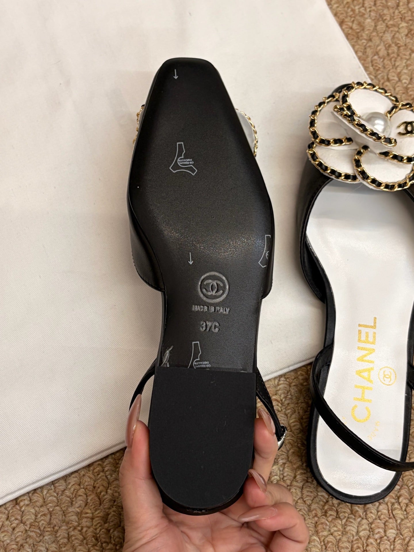 CHANEL 26S SLINGBACK FLATS IN BLACK CALFSKIN CAMELLIA PEARL mysite