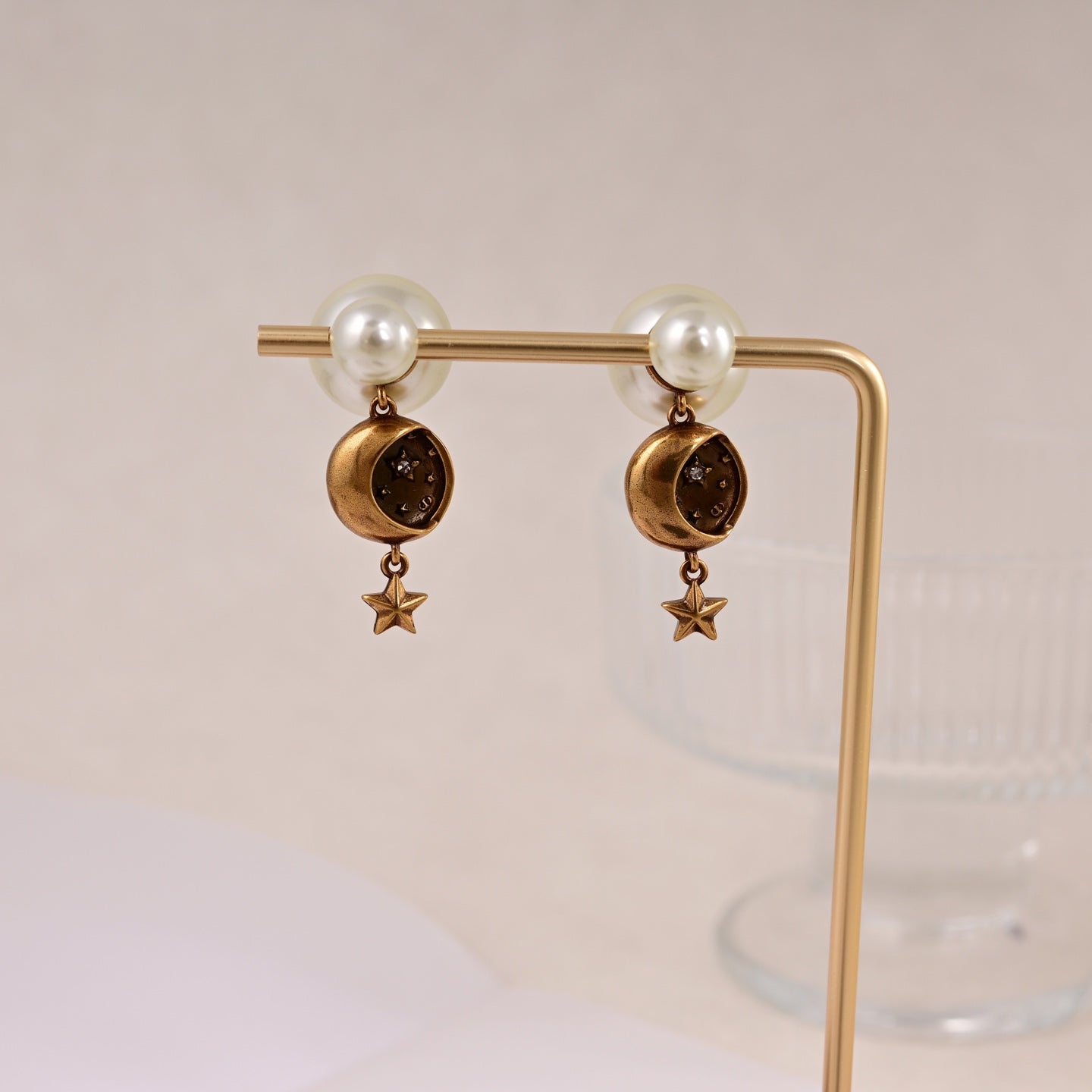 CD 26S CELESTIAL STAR PEARL DROP LOGO EARRINGS IN GOLD TONE METAL 629950 mysite