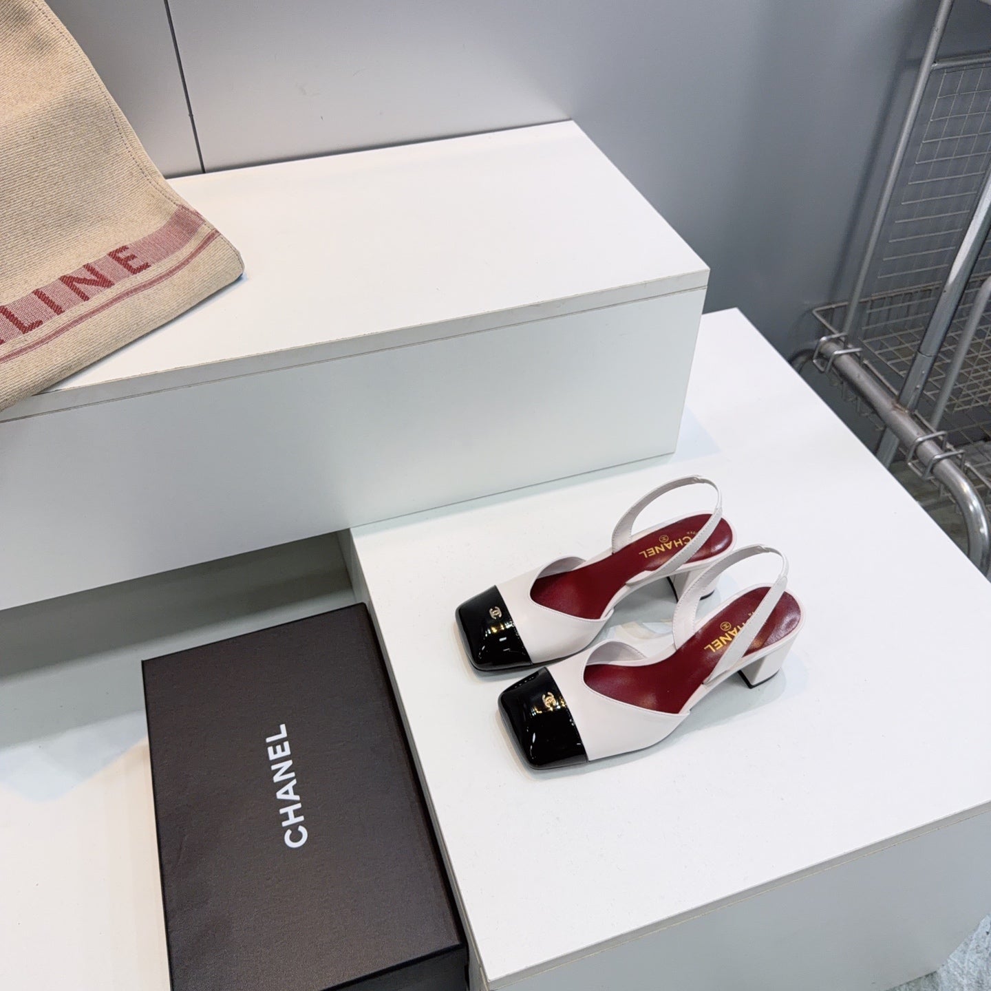 CHANEL 26S SLINGBACK 55 MM IN WHITE LAMBSKIN WITH BLACK CAP TOE mysite