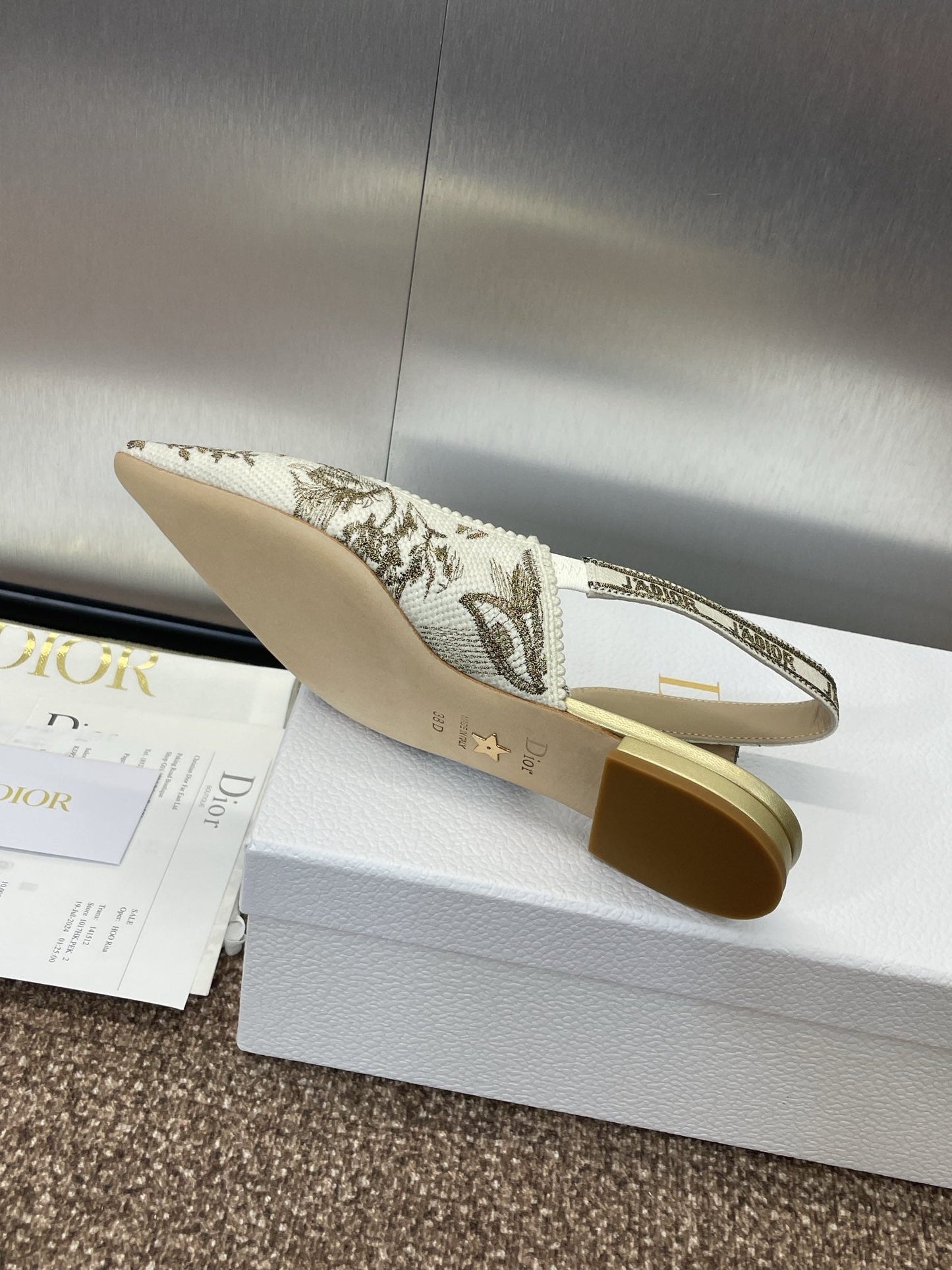 J'ADIOR SLINGBACK PUMP WHITE AND GOLD-TONE MILLEFIORI JACQUARD mysite