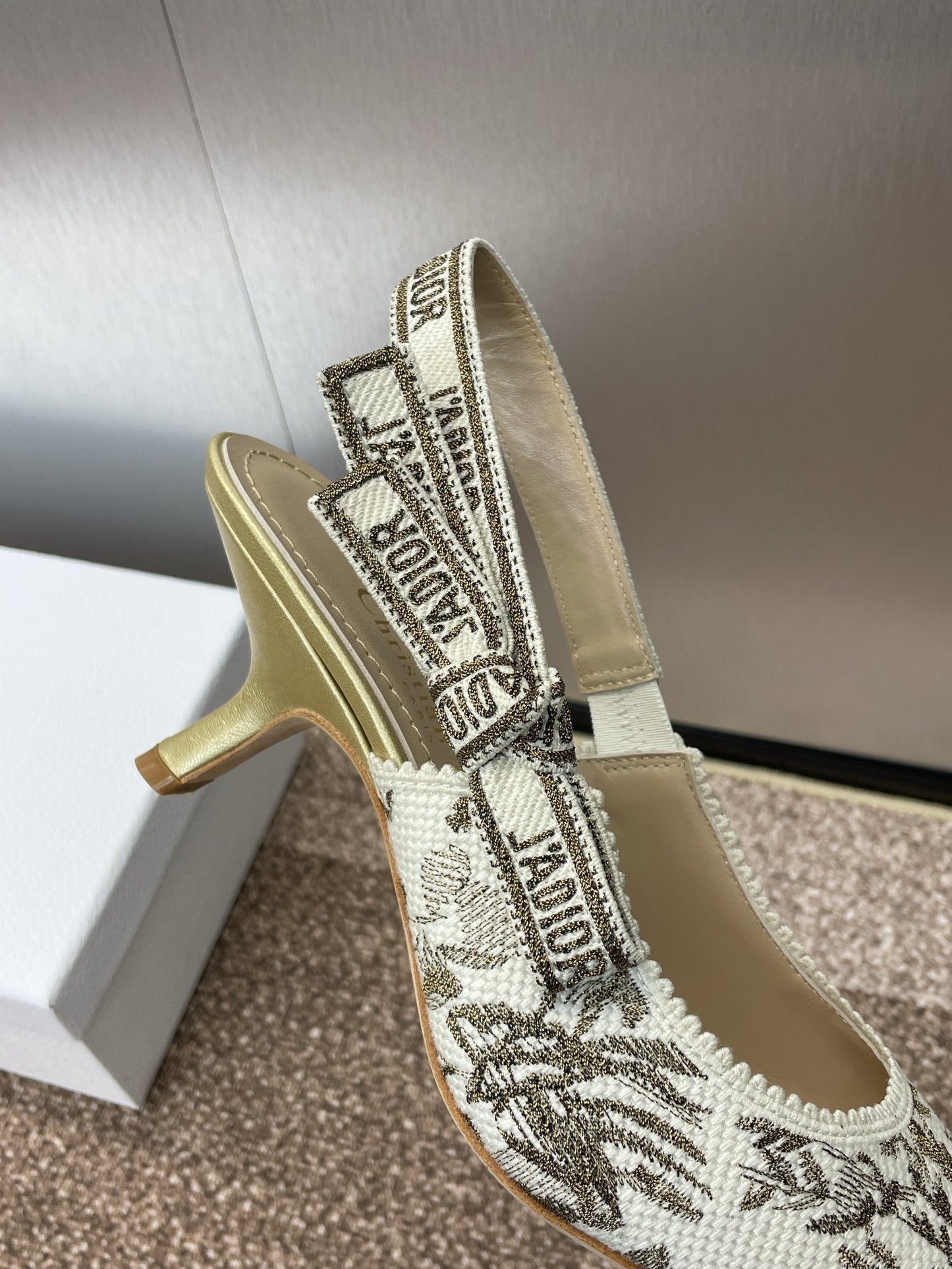 J'ADIOR HIGH SLINGBACK PUMP WHITE AND GOLD-TONE MILLEFIORI JACQUARD 65 MM mysite