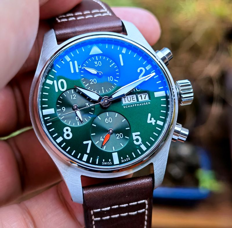 Replica Pilot’s Watch Chronograph, Ref. IW378001 (Stainless Steel Case, Black Dial, Black Leather Strap, 43mm) VK63 Quartz Movement