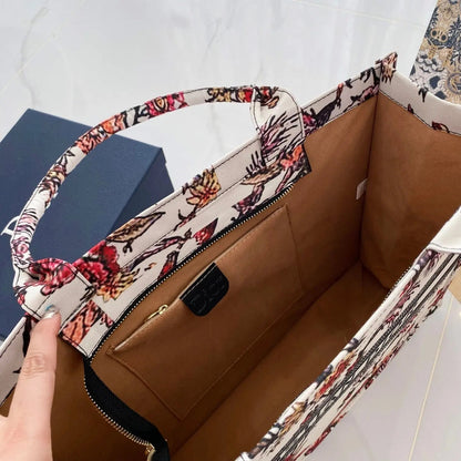 Chic & Refined: Light Luxury Leather Handbag-18 mysite