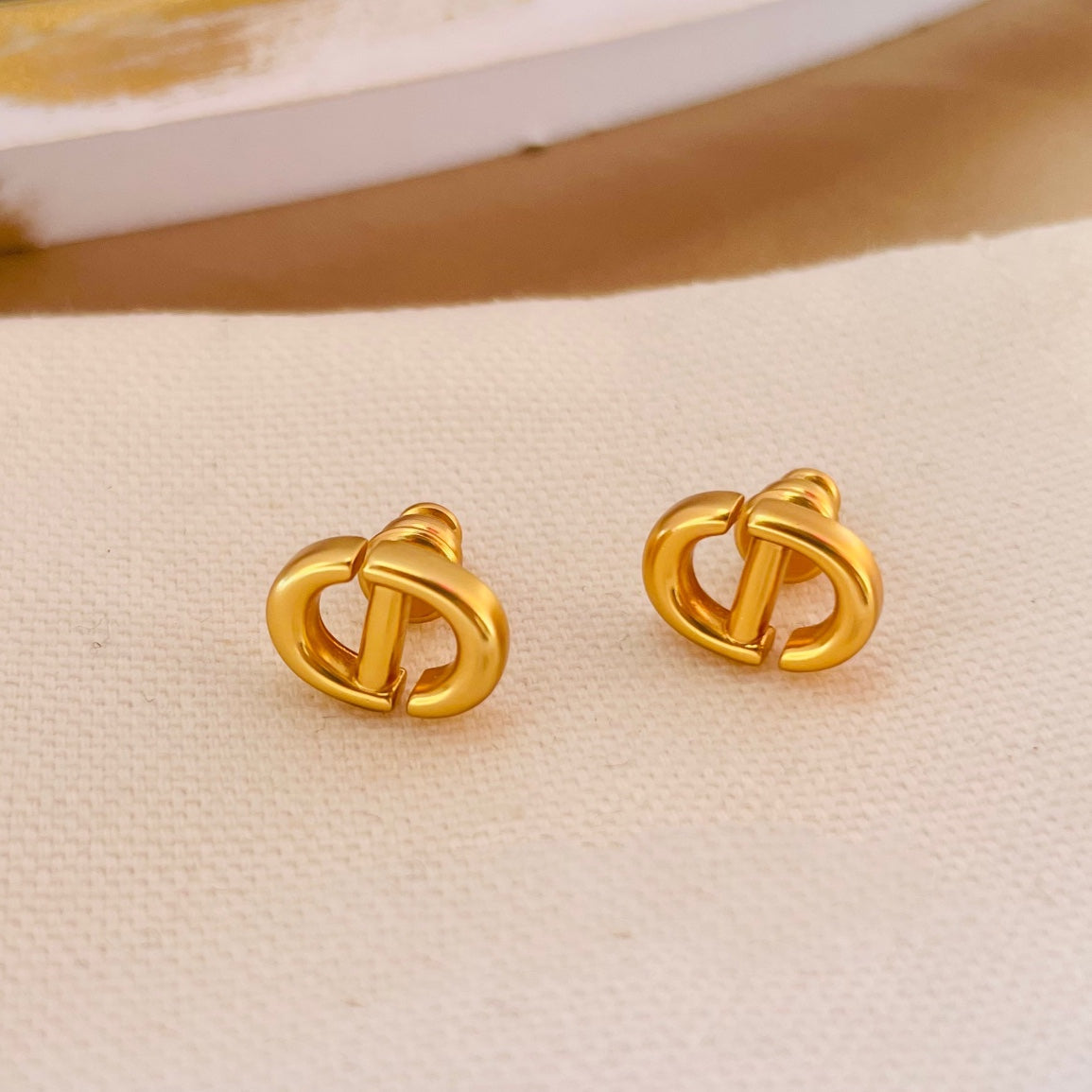 PETIT CD STUD EARRINGS GOLD mysite