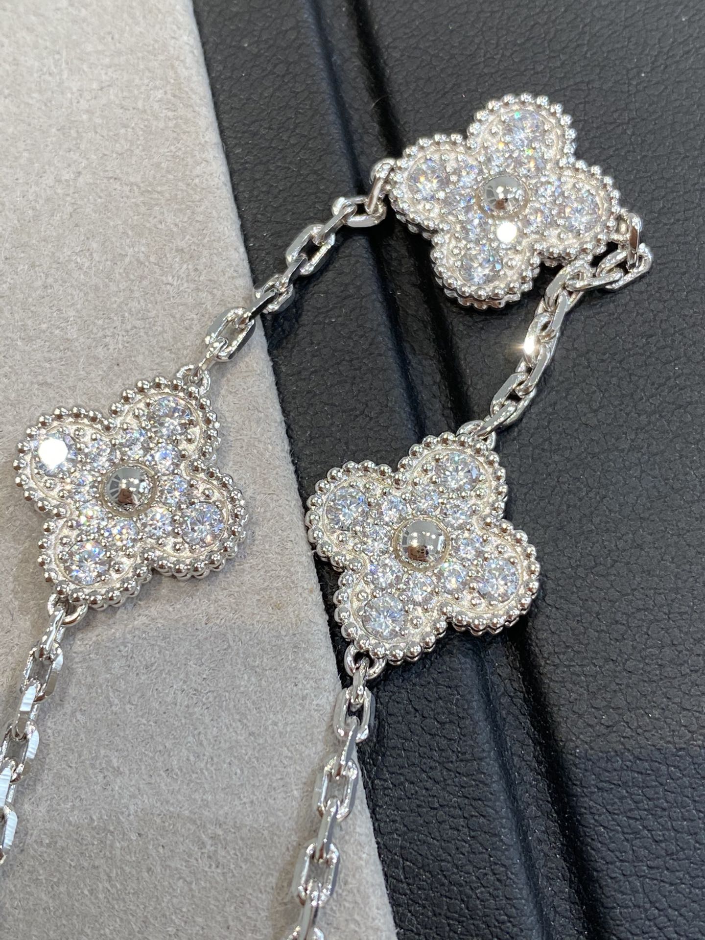 5 MOTIFS SILVER DIAMOND BRACELET mysite