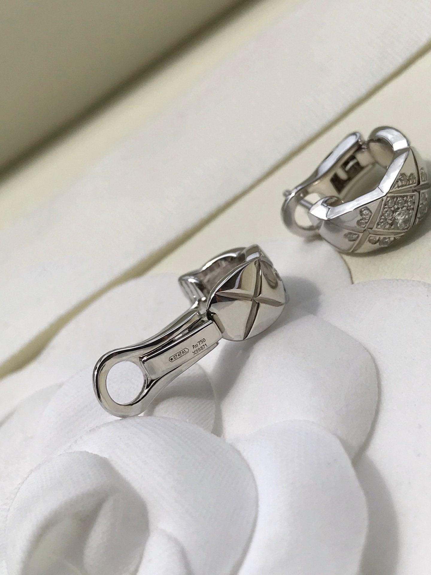 CRUSH DIAMOND SILVER EARRINGS mysite