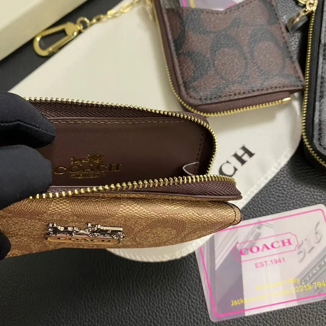 Chic CO Timeless Classic Card Holder Wallet with Sleek Design-s2 mysite