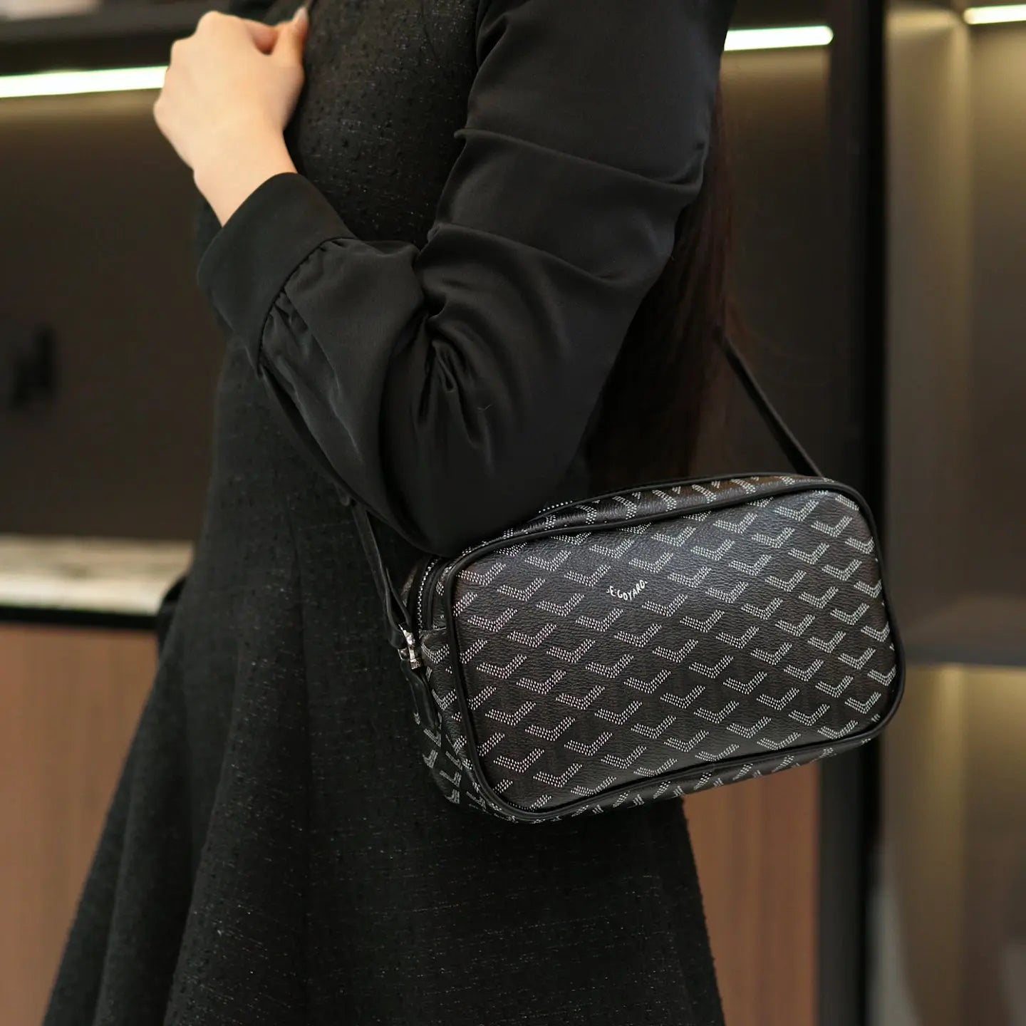 Elegant Monogram Crossbody Handbag – Minimal Luxury for Everyday Moments-18 mysite