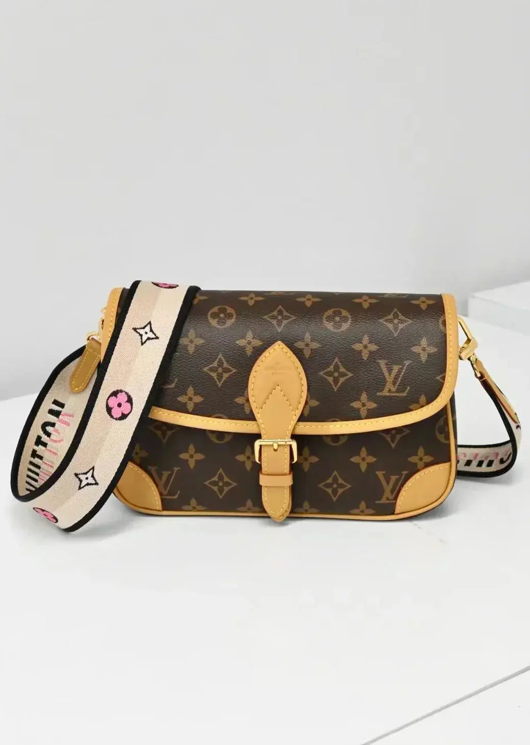 Vintage-Inspired Box Hand bag-18 mysite