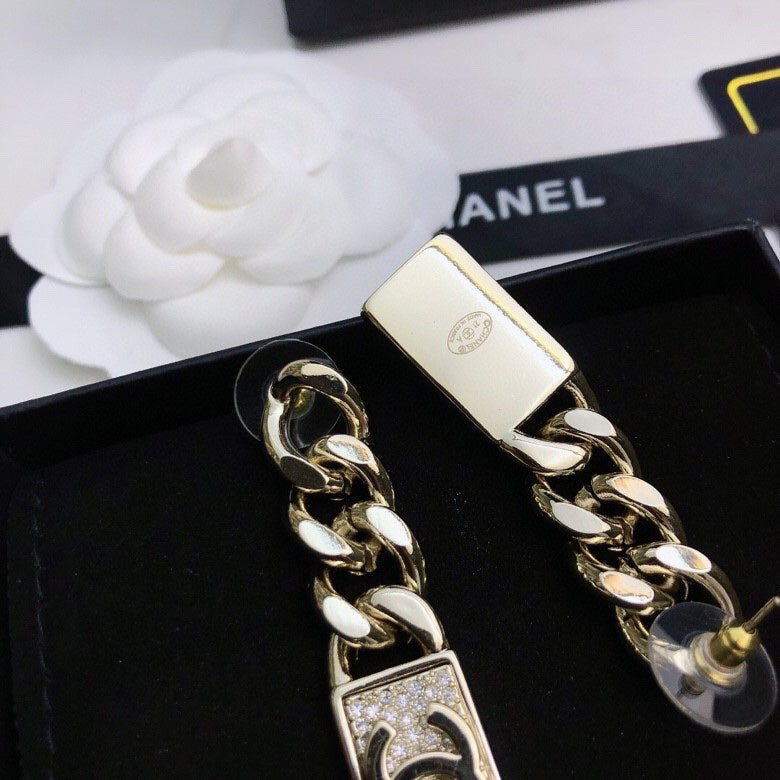CHANEL 26S DOUBLE C LOGO CHAIN LINK RECTANGULAR PAVE CRYSTAL DROP EARRINGS IN GOLD METAL 631078 mysite