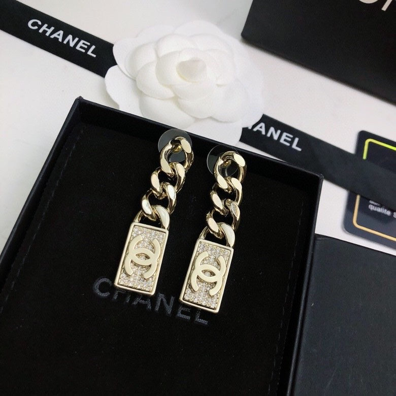 CHANEL 26S DOUBLE C LOGO CHAIN LINK RECTANGULAR PAVE CRYSTAL DROP EARRINGS IN GOLD METAL 631078 mysite