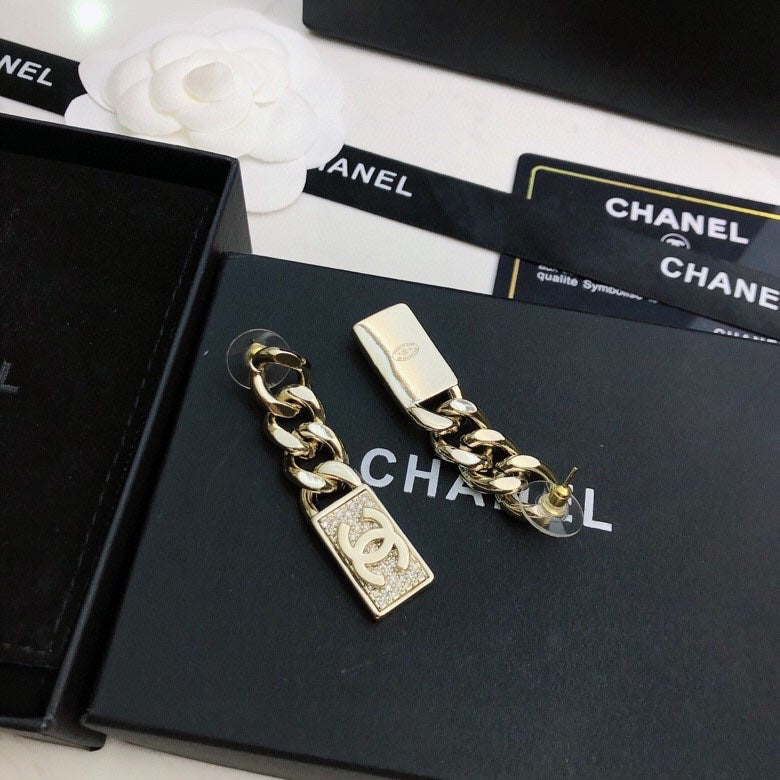 CHANEL 26S DOUBLE C LOGO CHAIN LINK RECTANGULAR PAVE CRYSTAL DROP EARRINGS IN GOLD METAL 631078 mysite