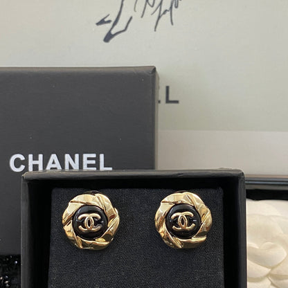 CHANEL 26S DOUBLE C LOGO TWISTED FRAME BLACK ENAMEL STUD EARRINGS IN GOLD METAL 633338 mysite