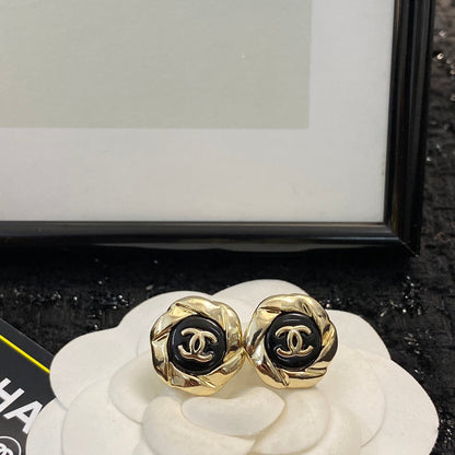 CHANEL 26S DOUBLE C LOGO TWISTED FRAME BLACK ENAMEL STUD EARRINGS IN GOLD METAL 633338 mysite