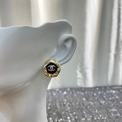 CHANEL 26S DOUBLE C LOGO TWISTED FRAME BLACK ENAMEL STUD EARRINGS IN GOLD METAL 633338 mysite