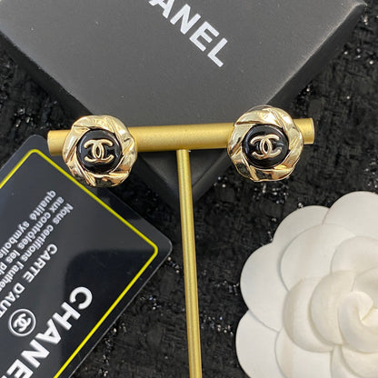 CHANEL 26S DOUBLE C LOGO TWISTED FRAME BLACK ENAMEL STUD EARRINGS IN GOLD METAL 633338 mysite
