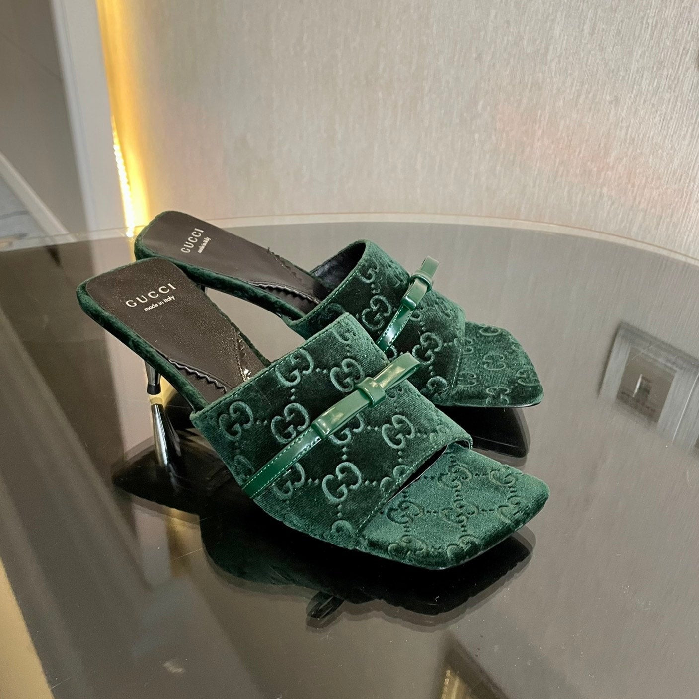 GG VELVET HIGH HEEL SANDALS WITH BEAUTIFUL LOGO DETAILS GREEN FOREST mysite