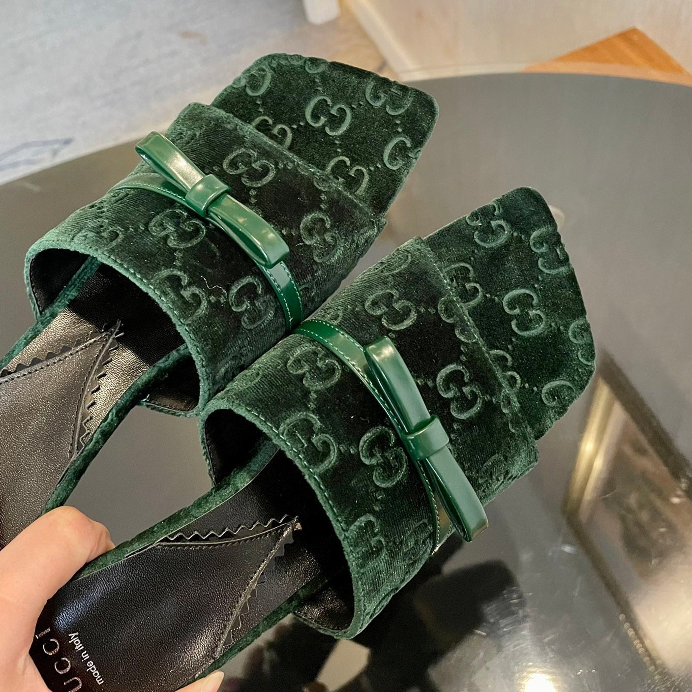 GG VELVET HIGH HEEL SANDALS WITH BEAUTIFUL LOGO DETAILS GREEN FOREST mysite