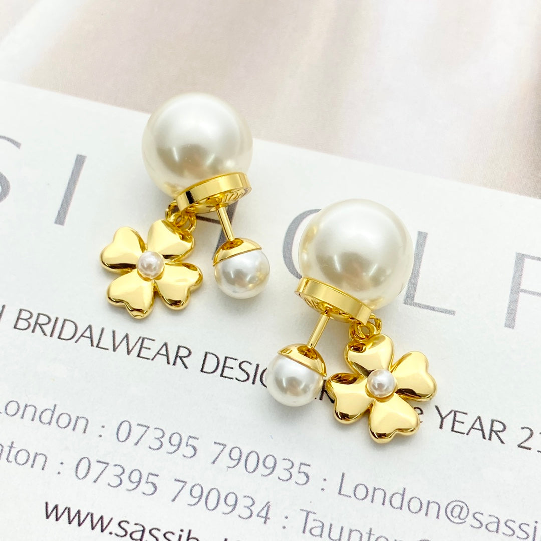 CD 26S PEARL FLOWER DROP STUD EARRINGS IN GOLD TONE METAL 629842 mysite