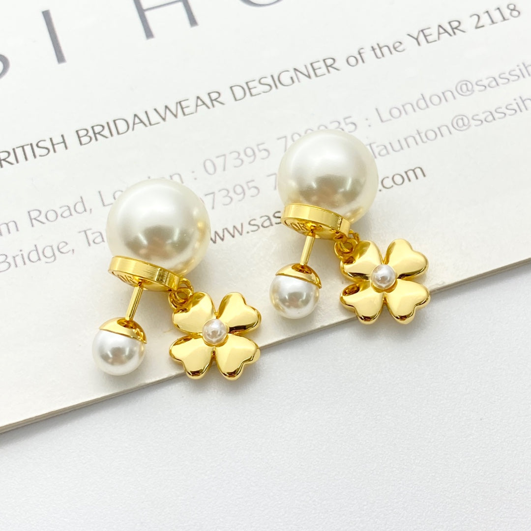 CD 26S PEARL FLOWER DROP STUD EARRINGS IN GOLD TONE METAL 629842 mysite