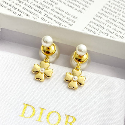 CD 26S PEARL FLOWER DROP STUD EARRINGS IN GOLD TONE METAL 629842 mysite
