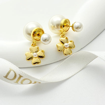 CD 26S PEARL FLOWER DROP STUD EARRINGS IN GOLD TONE METAL 629842 mysite