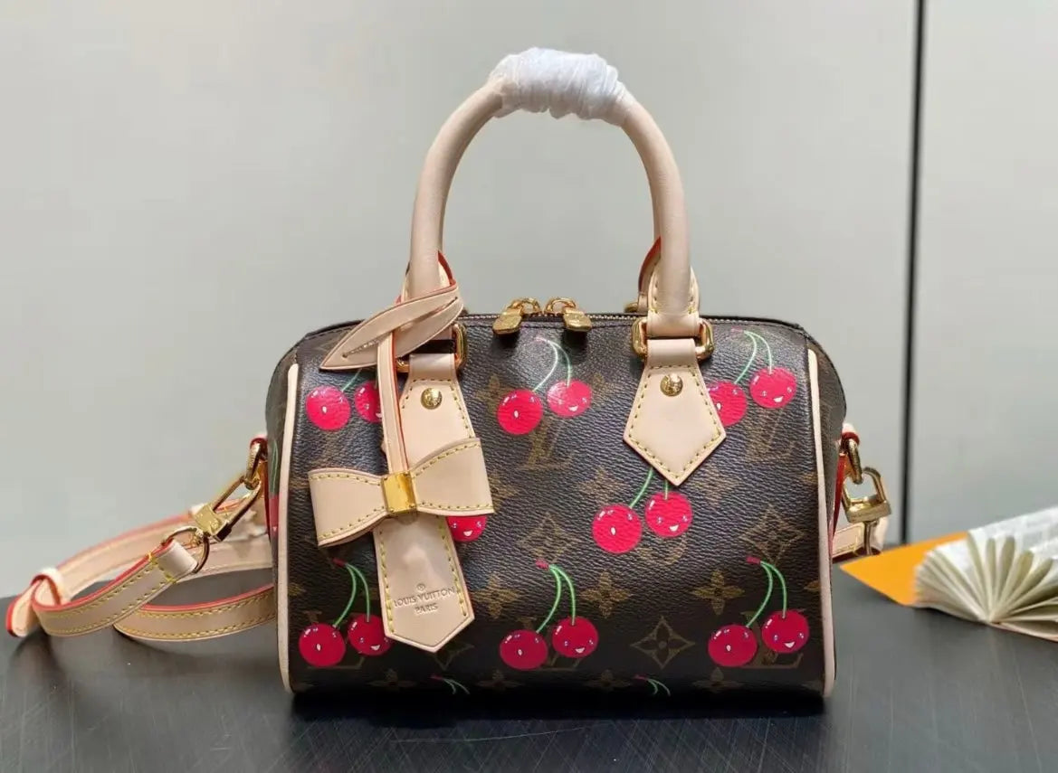 🌟 L- Cherry Keychain: Cute + Luxury, All in One 🍒✨-s2 mysite
