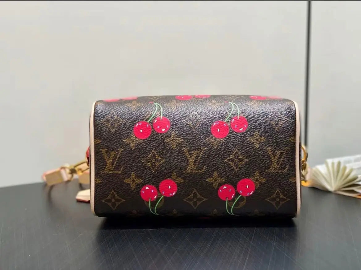 🌟 L- Cherry Keychain: Cute + Luxury, All in One 🍒✨-s2 mysite
