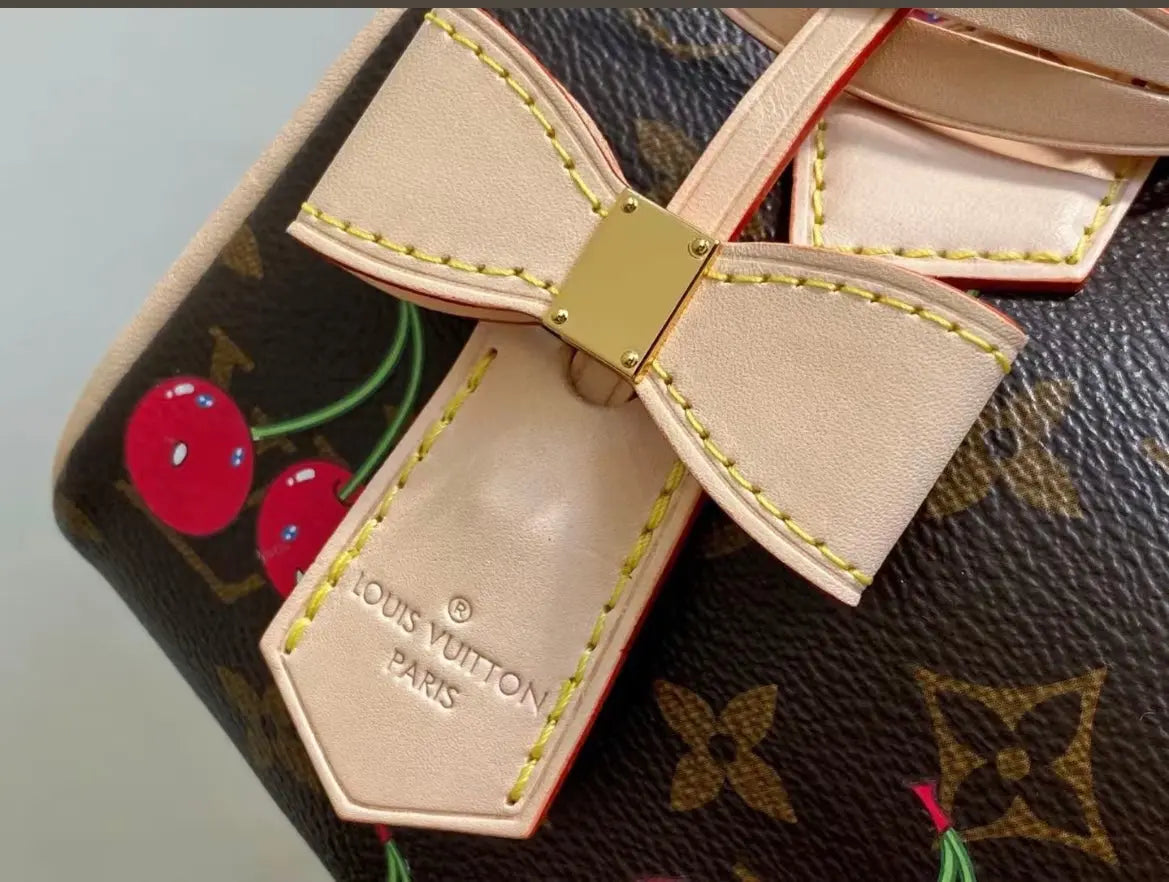 🌟 L- Cherry Keychain: Cute + Luxury, All in One 🍒✨-s2 mysite