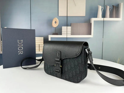 Classic Leather Crossbody Bag – Minimalist Design, Maximum Function-18 mysite
