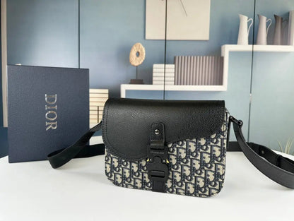 Classic Leather Crossbody Bag – Minimalist Design, Maximum Function-18 mysite