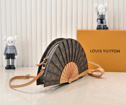 Elegant Fan-Shaped Leather Crossbody Bag-18 mysite