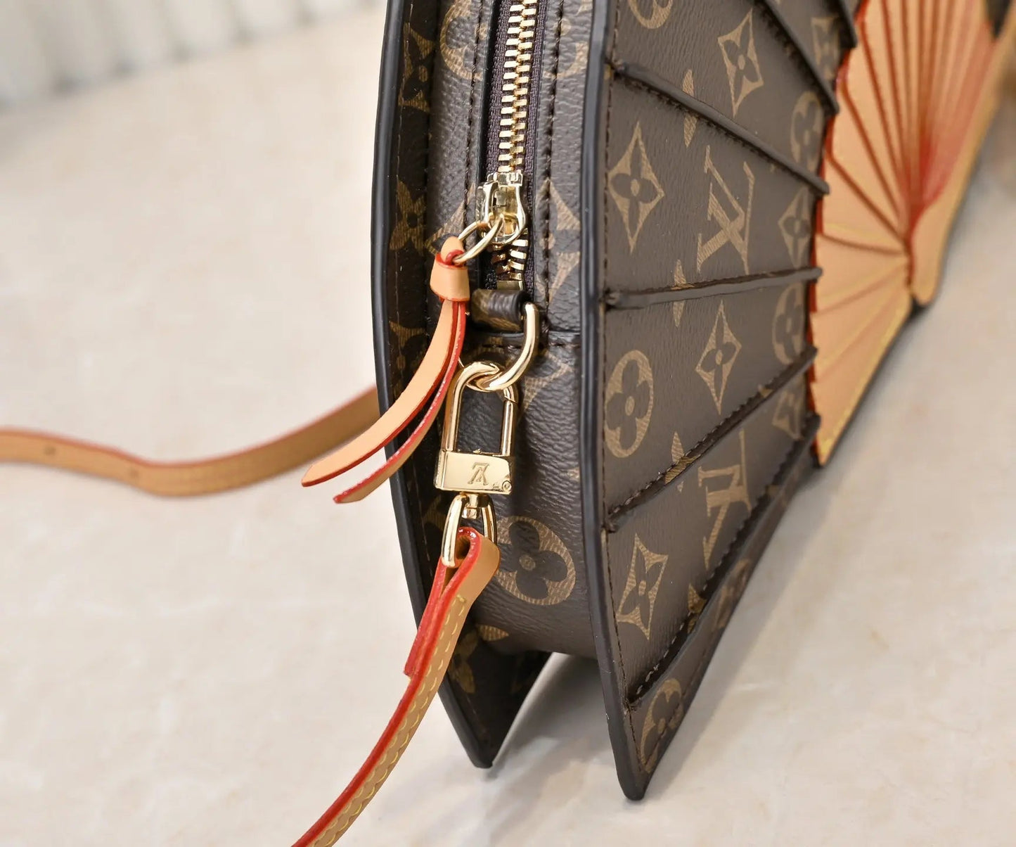 Elegant Fan-Shaped Leather Crossbody Bag-18 mysite