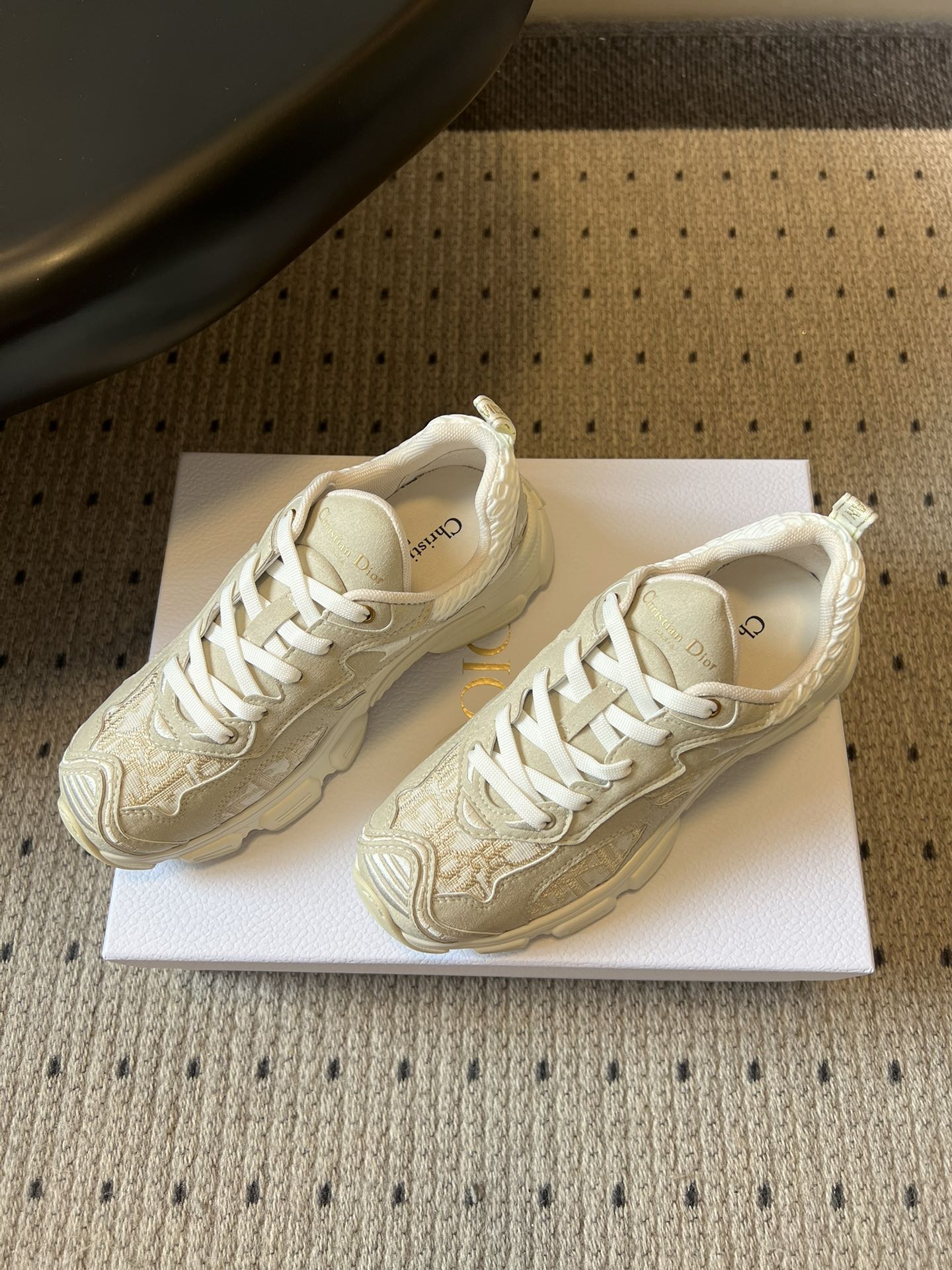 DIOR 26S VIBE SNEAKER 55MM IN GOLD DIOR OBLIQUE LUSENTI EMBROIDERED COTTON AND BEIGE SUEDE mysite