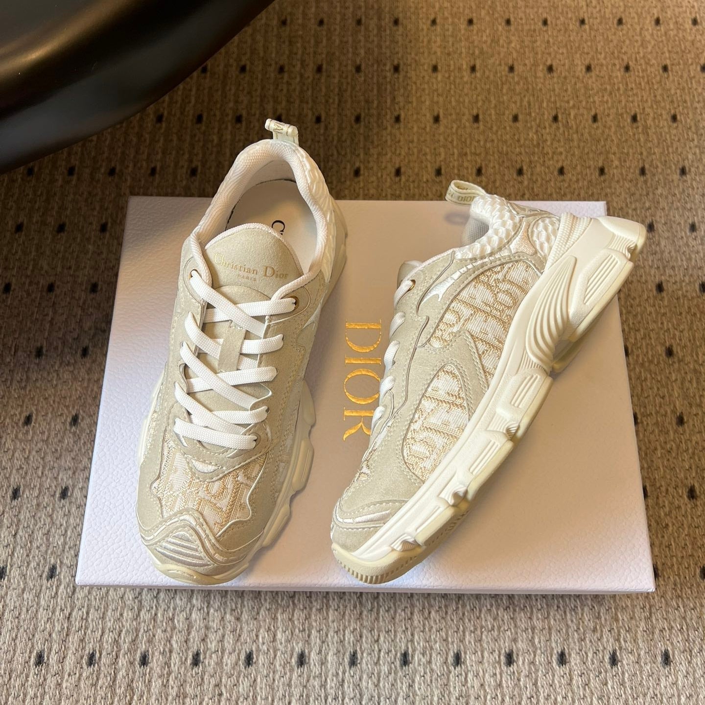 DIOR 26S VIBE SNEAKER 55MM IN GOLD DIOR OBLIQUE LUSENTI EMBROIDERED COTTON AND BEIGE SUEDE mysite