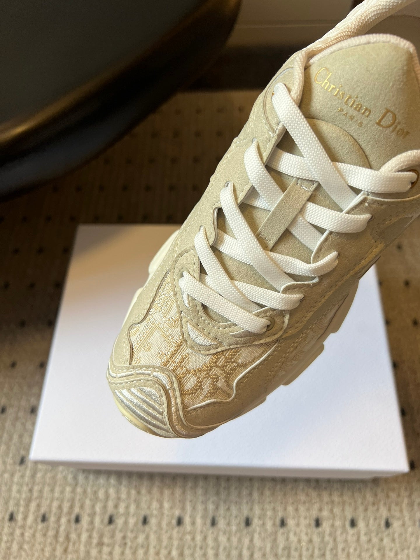 DIOR 26S VIBE SNEAKER 55MM IN GOLD DIOR OBLIQUE LUSENTI EMBROIDERED COTTON AND BEIGE SUEDE mysite