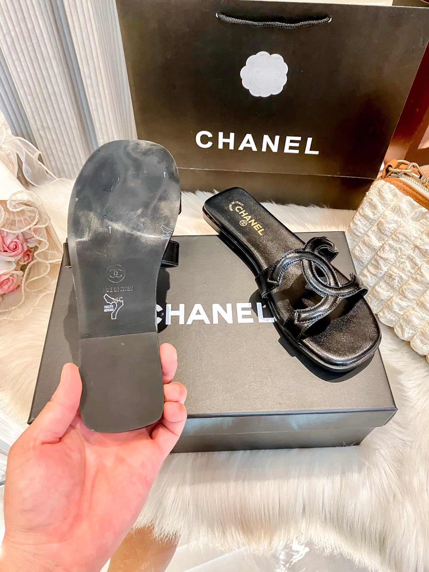 Premium light-luxury glossy flat slides-s2 mysite