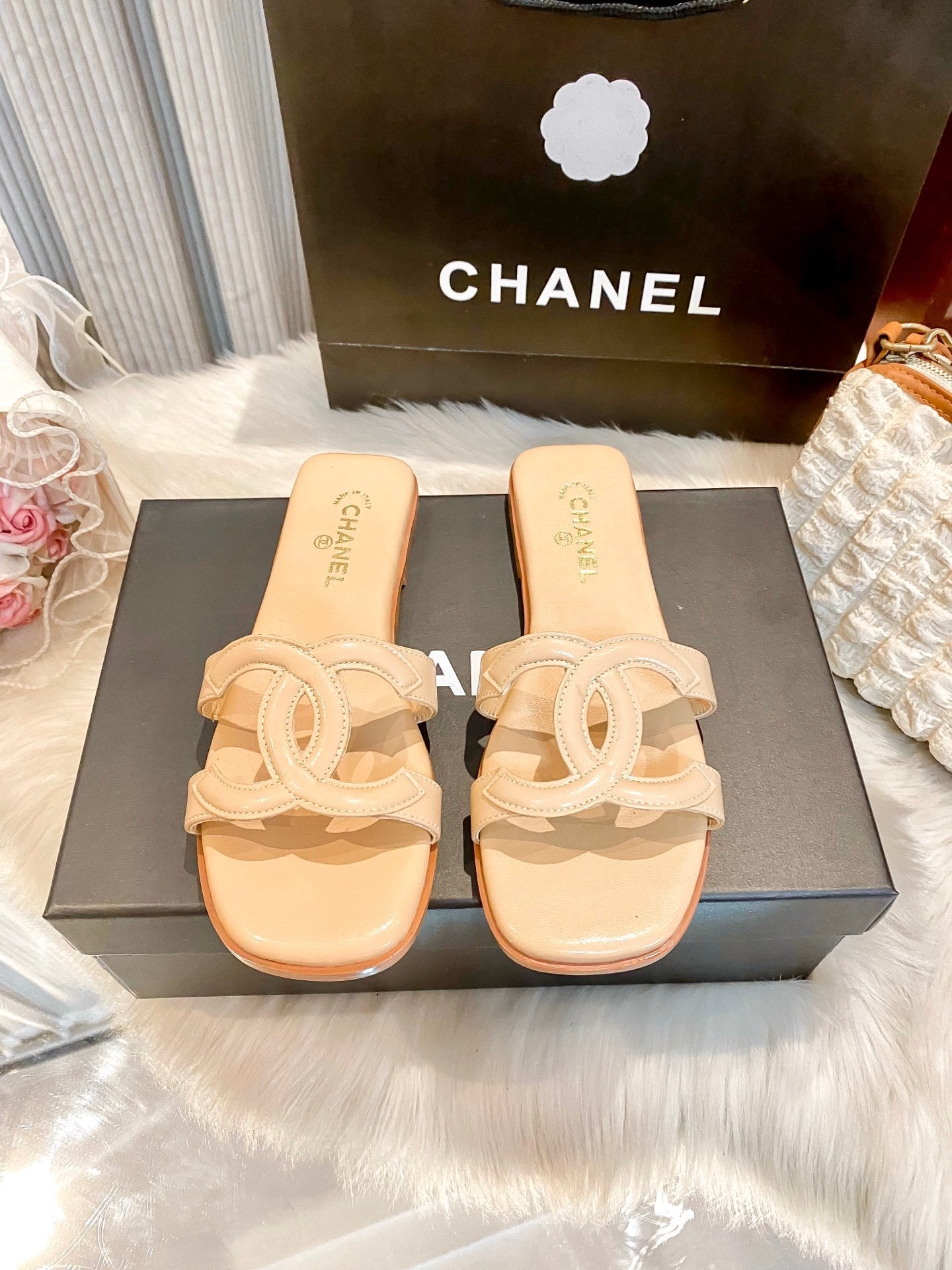 Premium light-luxury glossy flat slides-s2 mysite