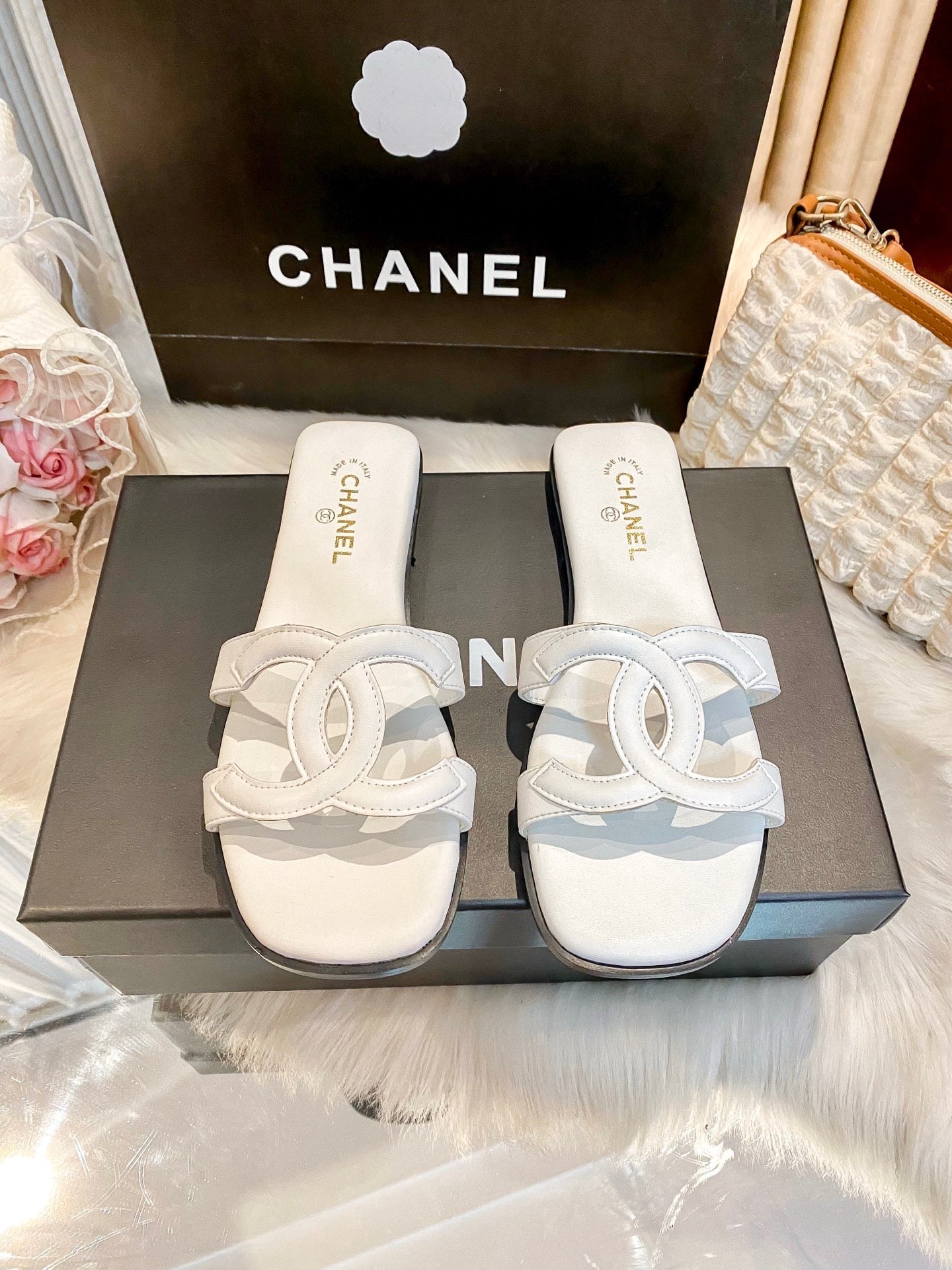 Premium light-luxury glossy flat slides-s2 mysite